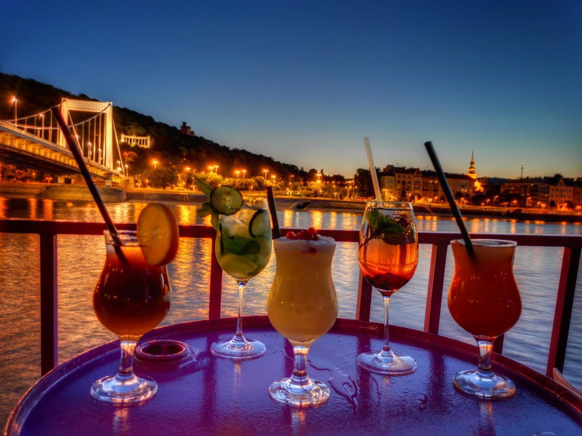 Apartment Szabadsag Ter Budapest Bagian luar foto