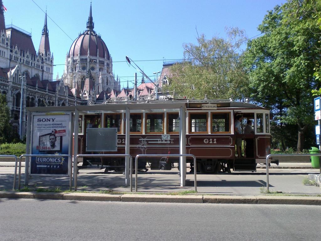 Apartment Szabadsag Ter Budapest Bagian luar foto