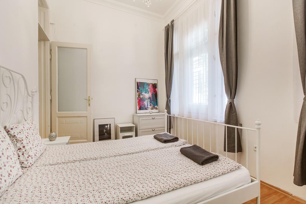 Apartment Szabadsag Ter Budapest Bagian luar foto